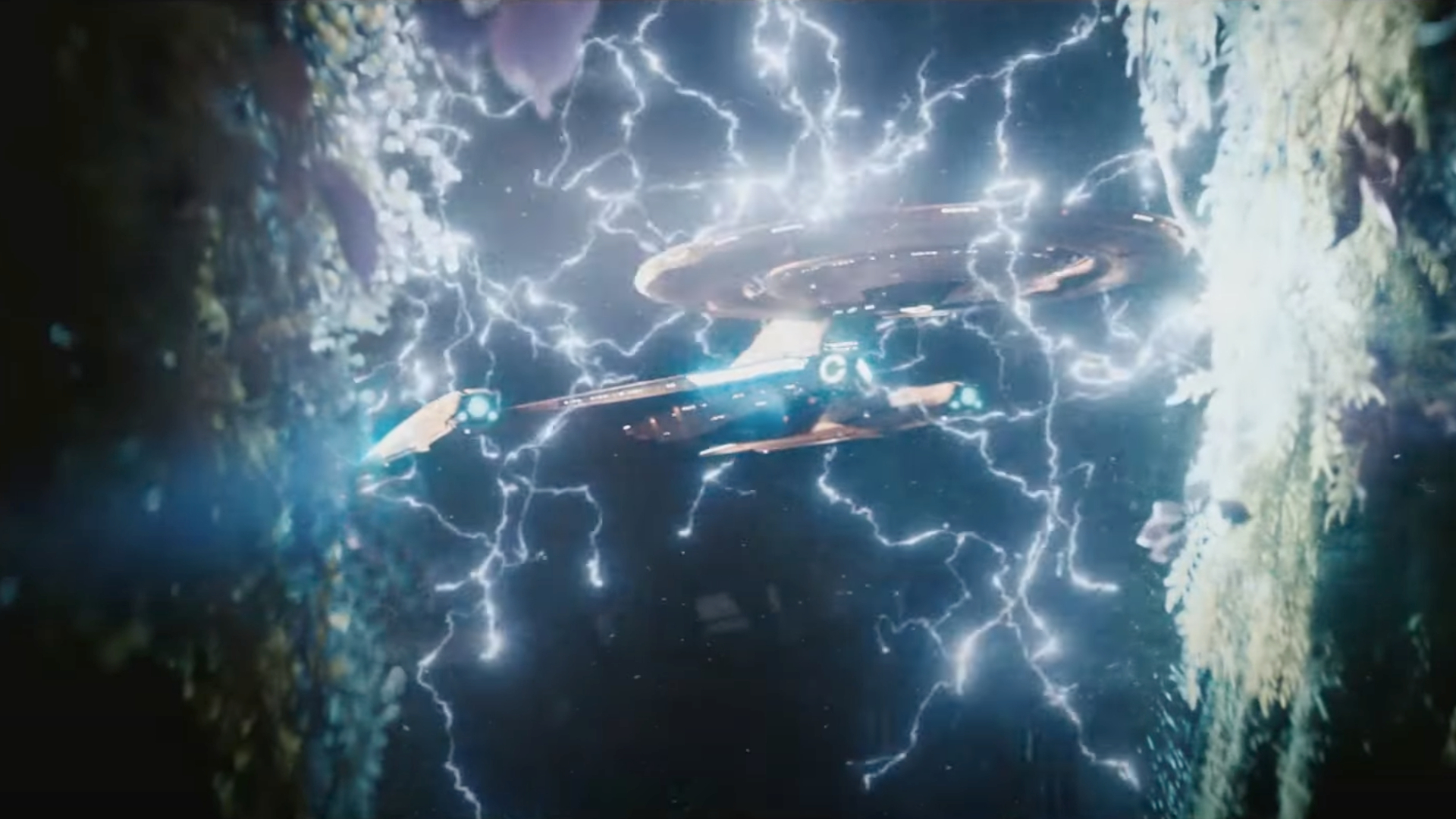 The Spore Drive activating in Luminous sphere Trek Discovery