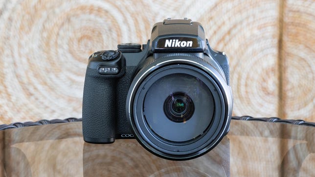 Nikon P1100